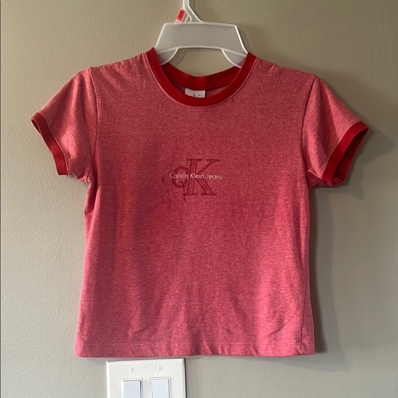 Calvin Klein Red Short Sleeve Tee - Picture 1 of 3